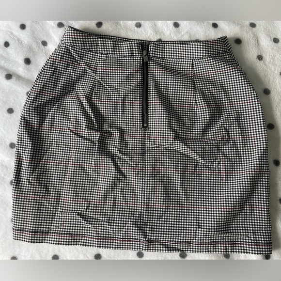 Checkered pencil skirt! - Picture 3 of 3